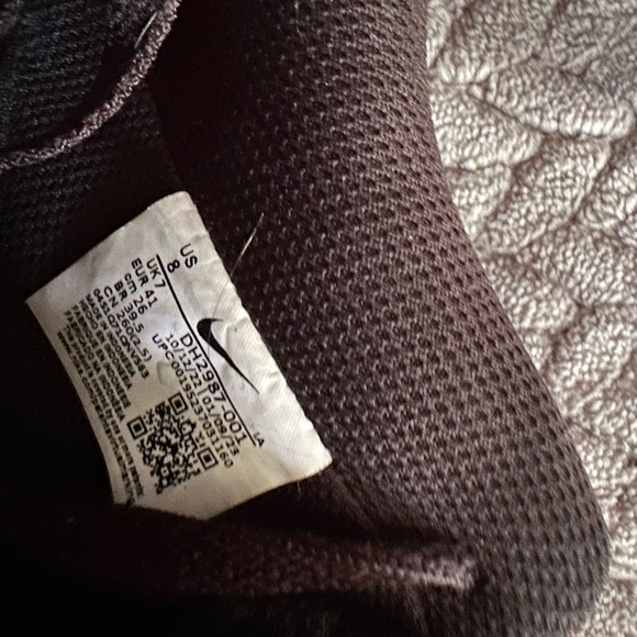 Nike shoes - Picture 3 of 3